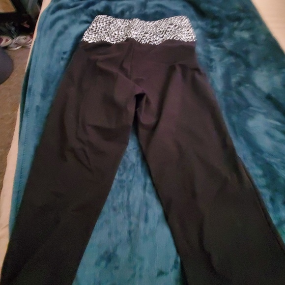 Capris - Picture 4 of 5